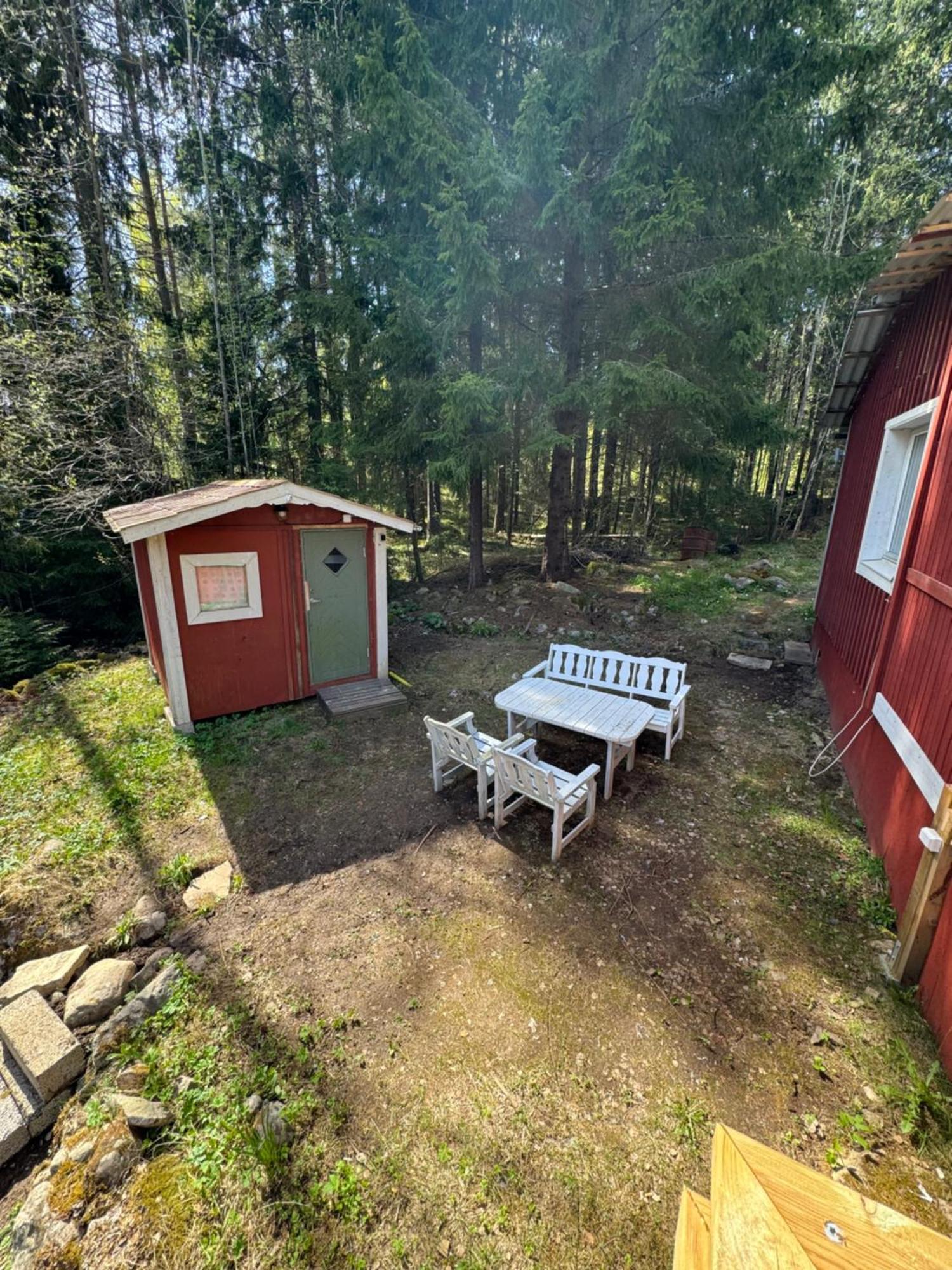Mysig Stuga I Naevesta Эребру Экстерьер фото
